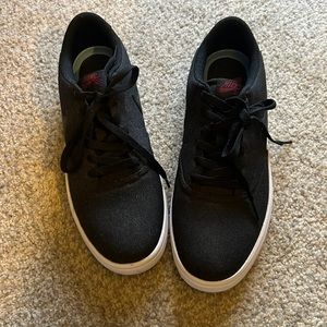 Nike SB Solarsoft Check, men’s size 9, brand new without tags.